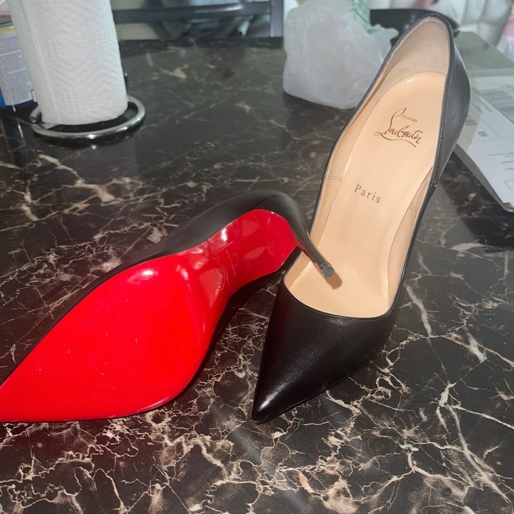 Christian Louboutin. Size 9. Black color.